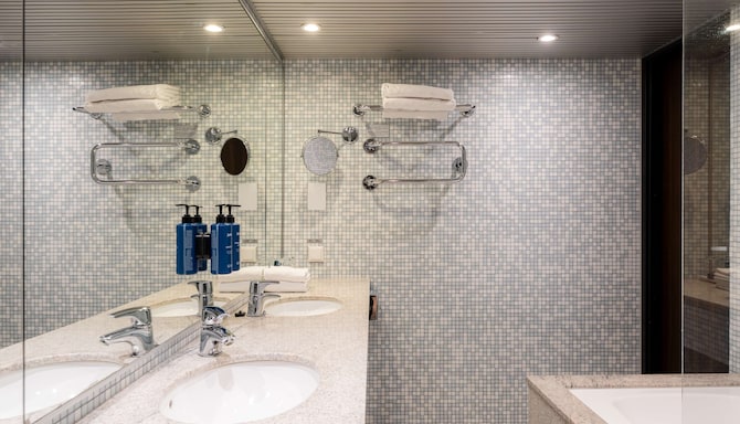 Radisson Blu Hotel Olumpia, Tallinn - Гостевая комната с ванной