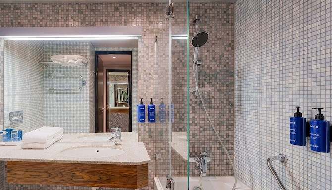 Radisson Blu Hotel Olumpia, Tallinn - Гостевая комната с ванной