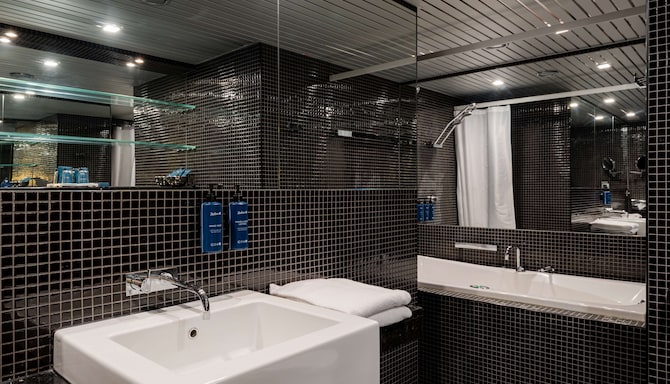 Radisson Blu Hotel Olumpia, Tallinn - Люкс ванна