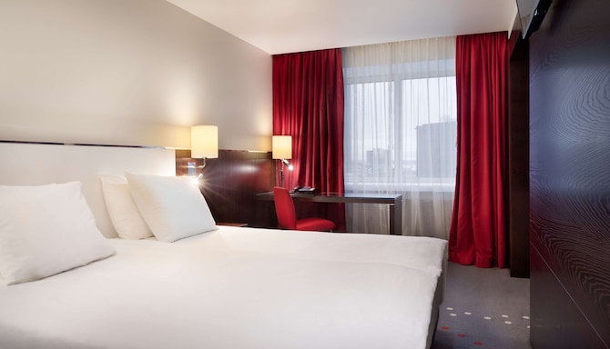 Radisson Blu Hotel Olumpia, Tallinn - Suite bedroom