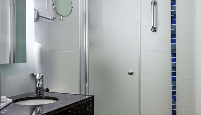 Radisson Blu Hotel, Oulu - Bathroom