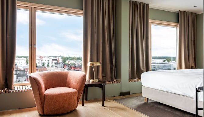 Radisson Blu Hotel, Oulu - Executive and suite bedroom