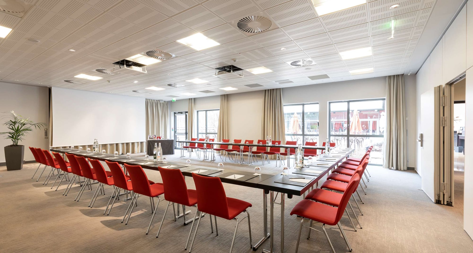 Radisson Blu Hotel, Paris - Meeting rooms Cabernet - U-shape set-up