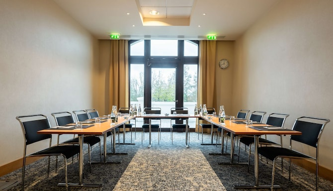 Radisson Blu Hotel Paris, Marne-la-Vallee - Meeting Room U-Shape