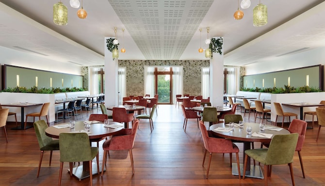 Radisson Blu Hotel Paris, Marne - Restaurant Our Table