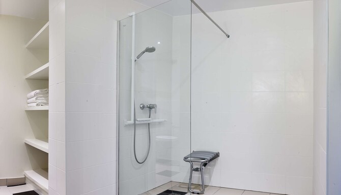 Radisson Blu Hotel Paris, Marne-la-Vallee - Salle de bain attenante (accessible)