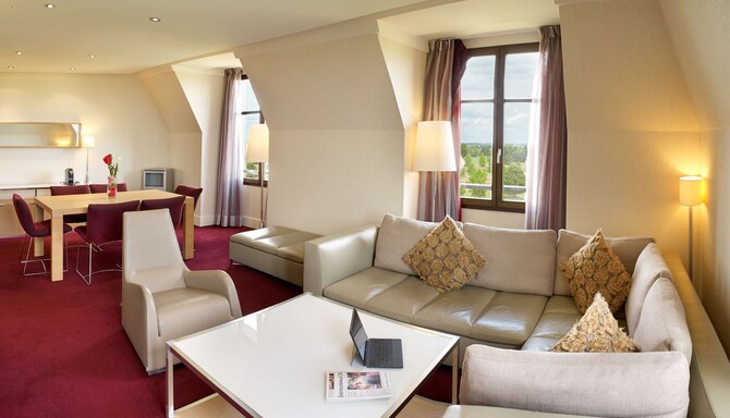 Radisson Blu Hotel Paris, Marne-la-Vallee - Sala de estar de la suite Presidential