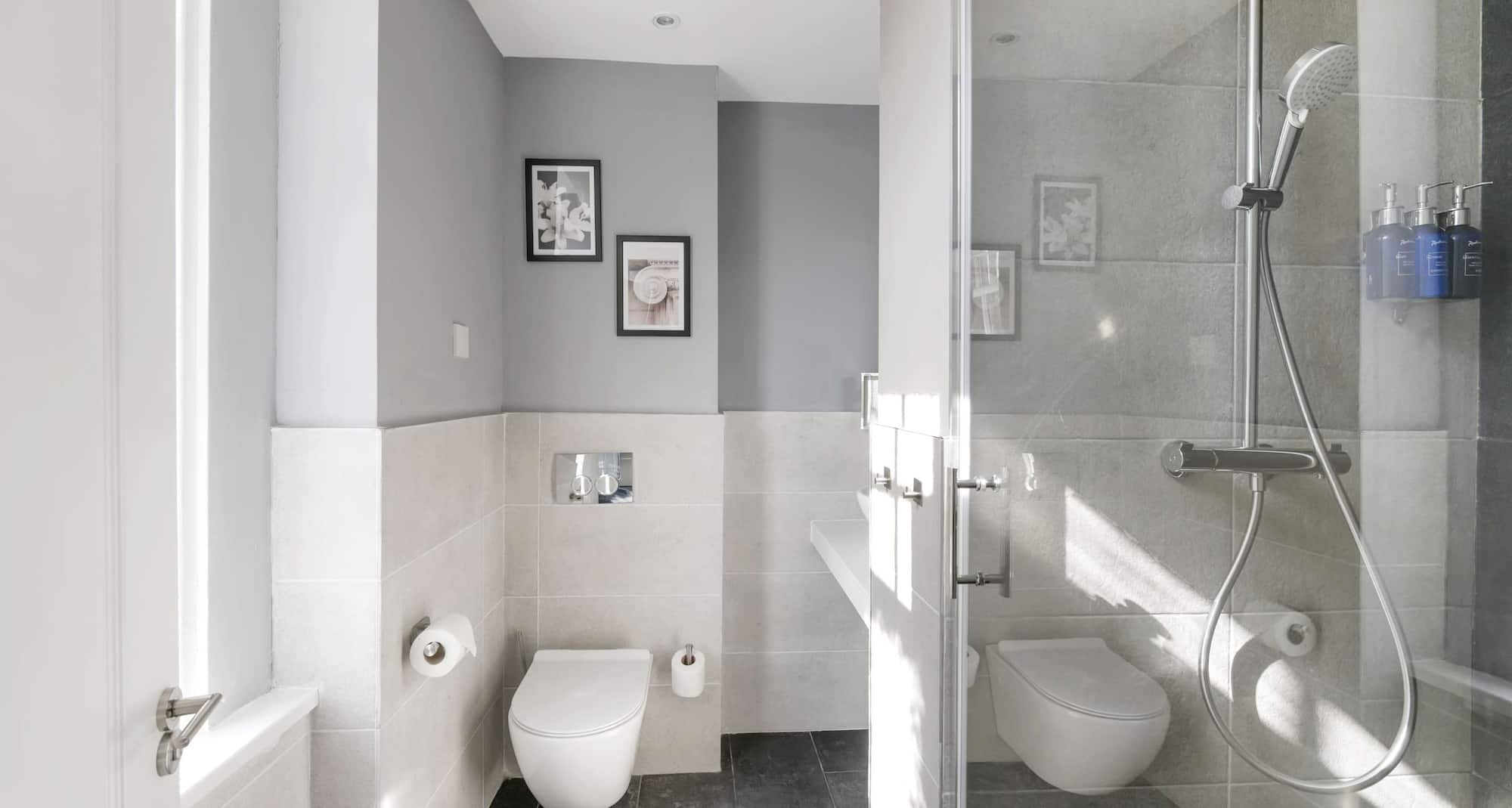 Radisson Blu Hotel, Perth - Guest room bathroom