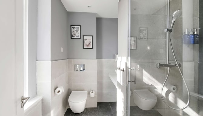 Radisson Blu Hotel, Perth - Guest room bathroom