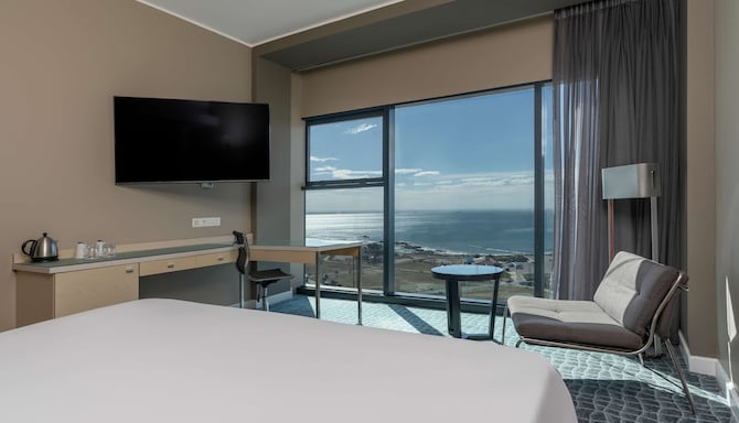 Radisson Blu Hotel, Port Elizabeth - Superior Room with ocean view