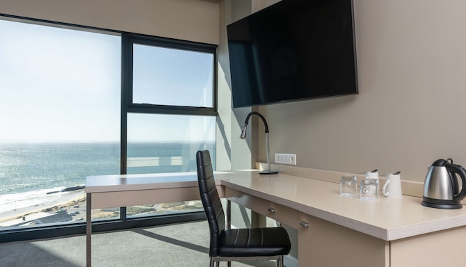 Radisson Blu Hotel, Port Elizabeth - Premium Room with ocean view