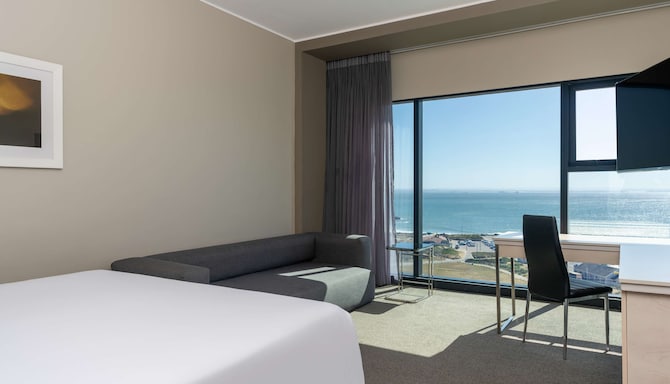 Radisson Blu Hotel, Port Elizabeth - Premium Room with ocean view