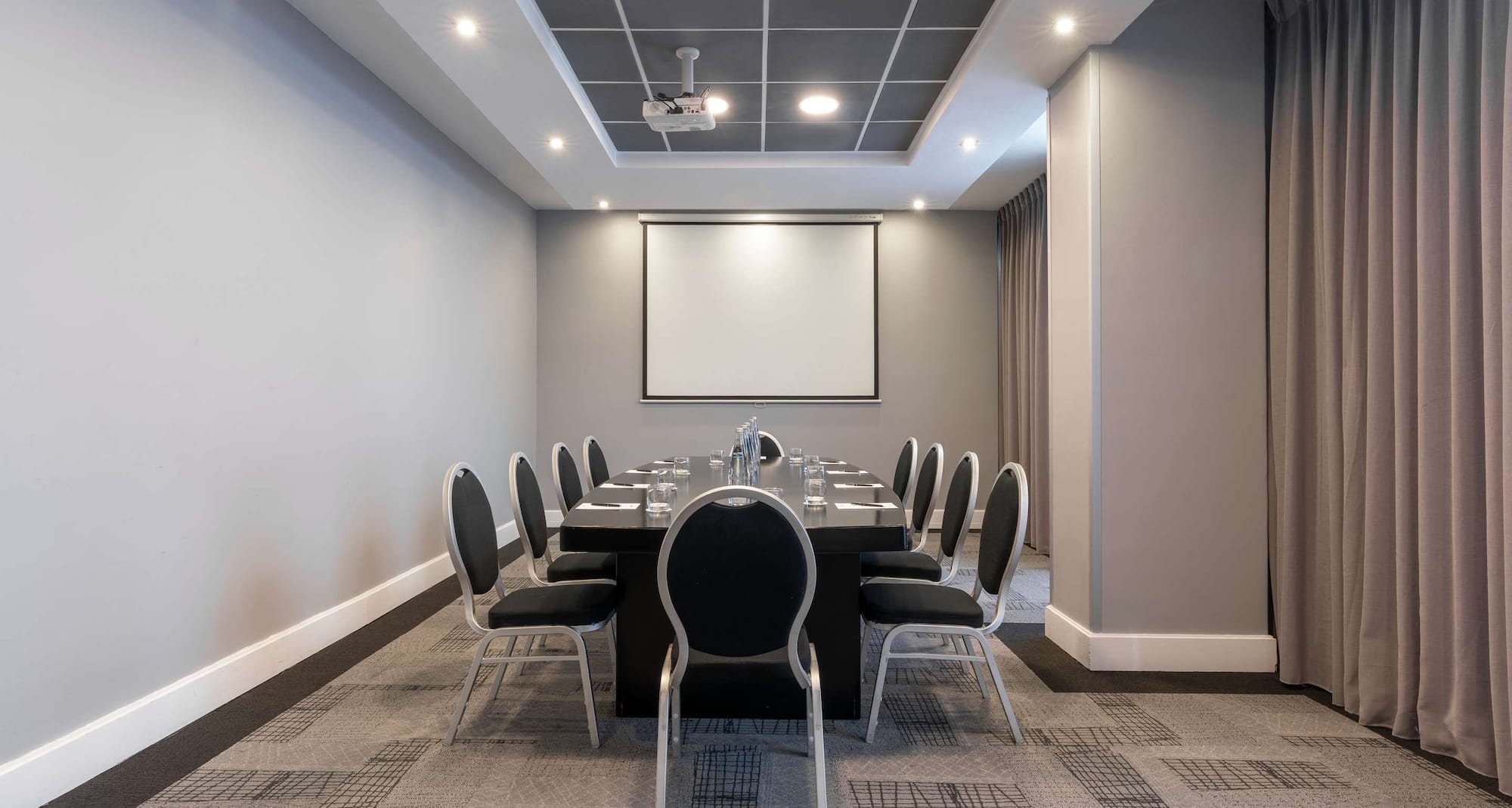 Radisson Blu Hotel, Port Elizabeth - Hobie Boardroom