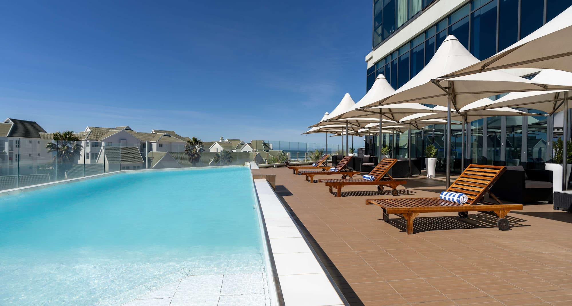 Radisson Blu Hotel, Port Elizabeth - Pool Area