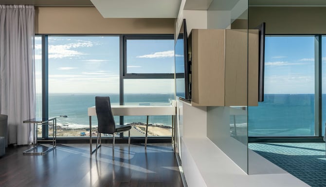 Radisson Blu Hotel, Port Elizabeth - Junior Suite with ocean view