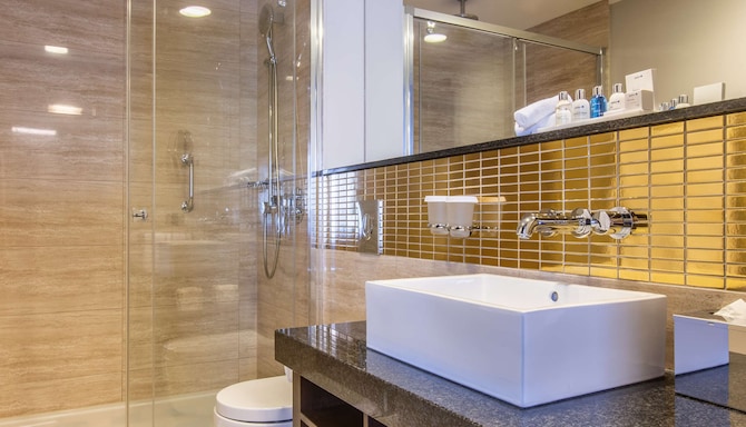 Radisson Blu Hotel, Prague - Bathroom