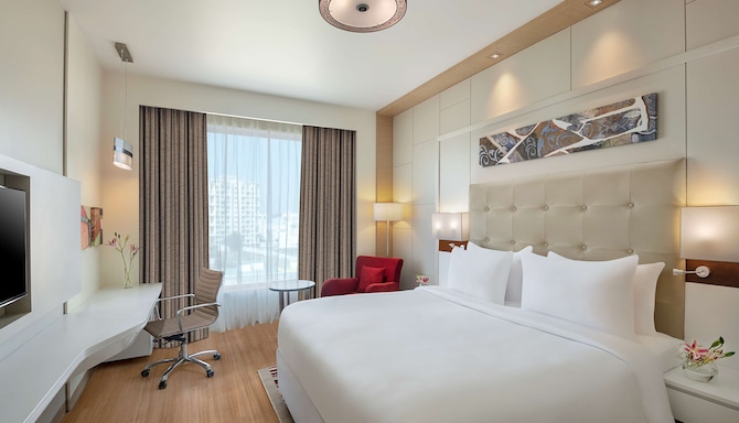 Radisson Blu Hotel, Pune Hinjawadi - Business Class Room