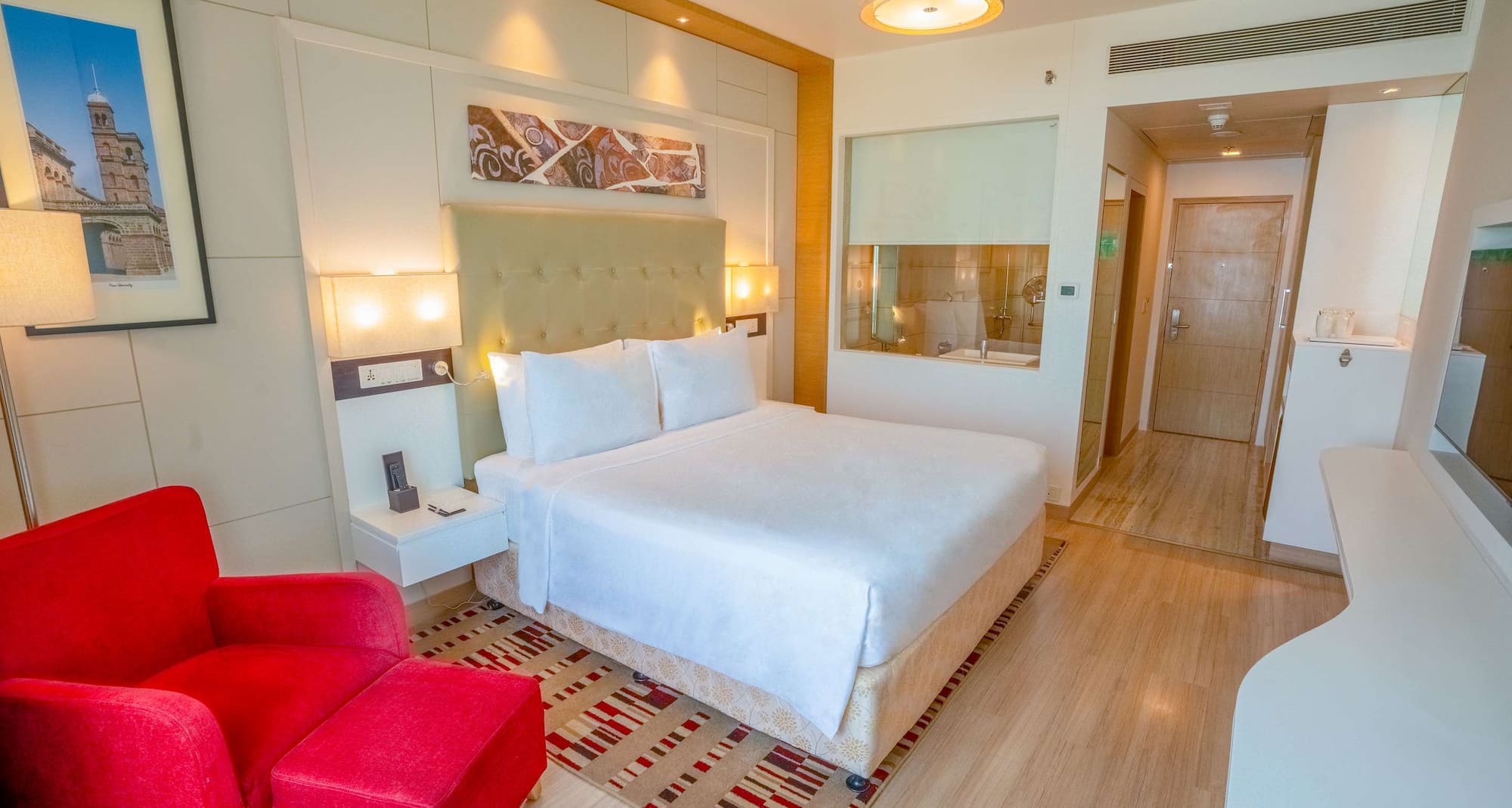 Radisson Blu Hotel, Pune Hinjawadi - BUSINESS CLASS ROOM