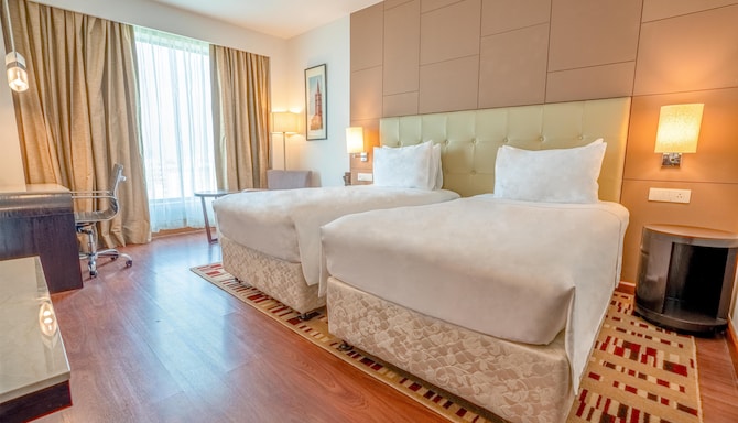 Radisson Blu Hotel, Pune Hinjawadi - Superior & Deluxe Room