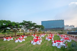 Radisson Blu Hotel, Pune Hinjawadi - LAWN