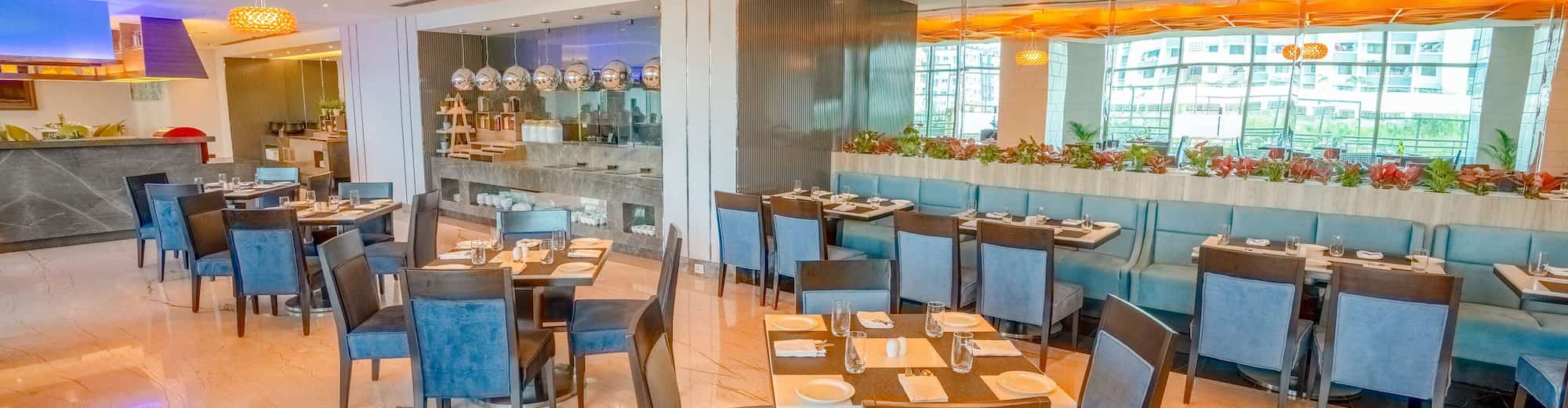 Radisson Blu Hotel, Pune Hinjawadi - CAFE BLU