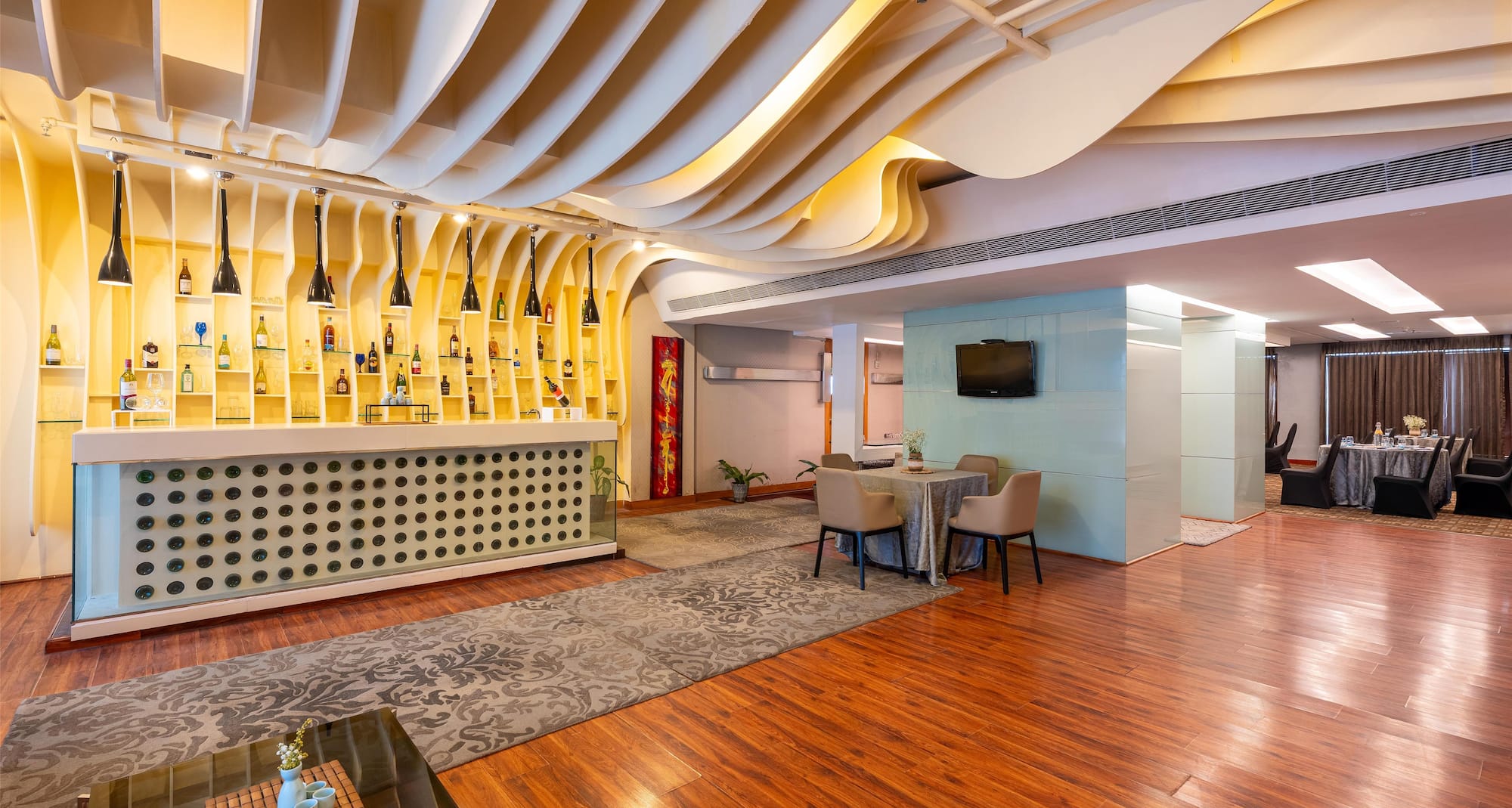 Radisson Blu Hotel, Pune Kharadi - Executive Lounge lateral view