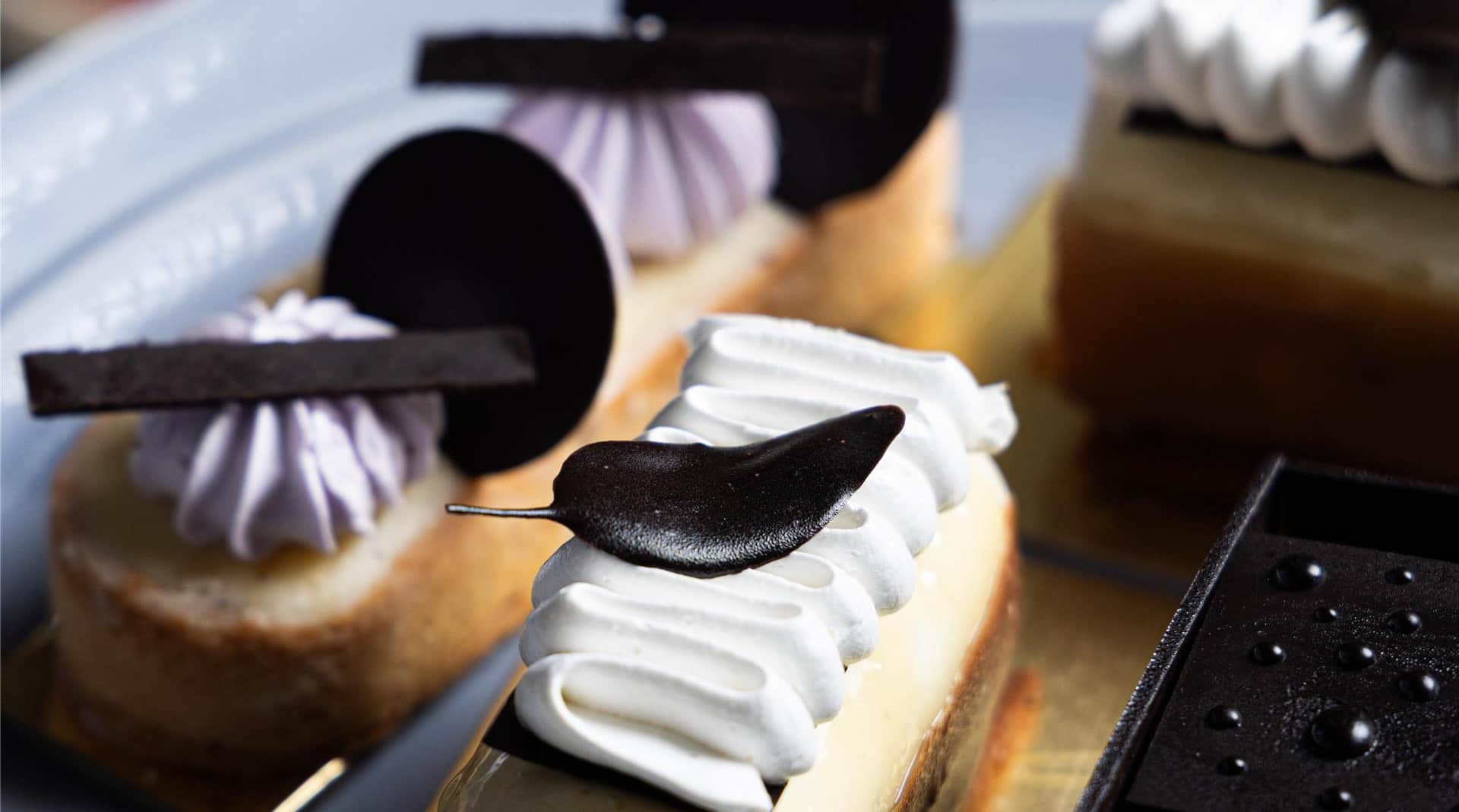 Radisson Blu Hotel, Pune Kharadi - Food and Drink