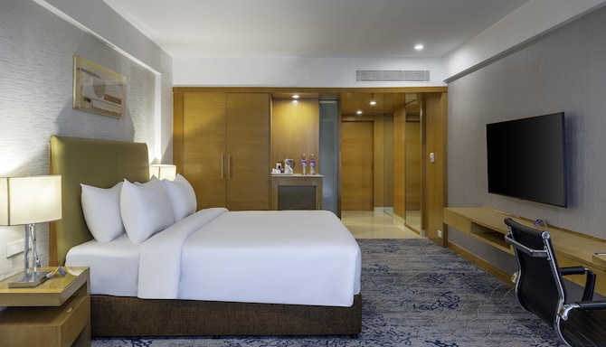 Radisson Blu Hotel, Pune Kharadi - Business Class Room