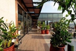 Radisson Blu Hotel, Pune Kharadi - Food and Drink