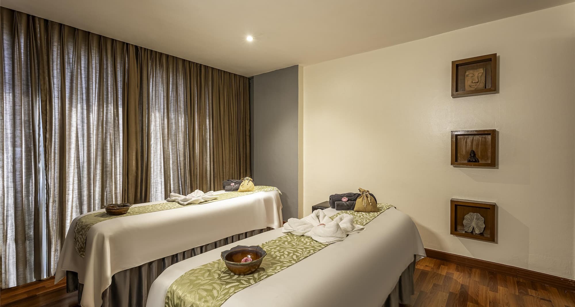 Radisson Blu Hotel, Pune Kharadi - Spa Couples Therapy Room