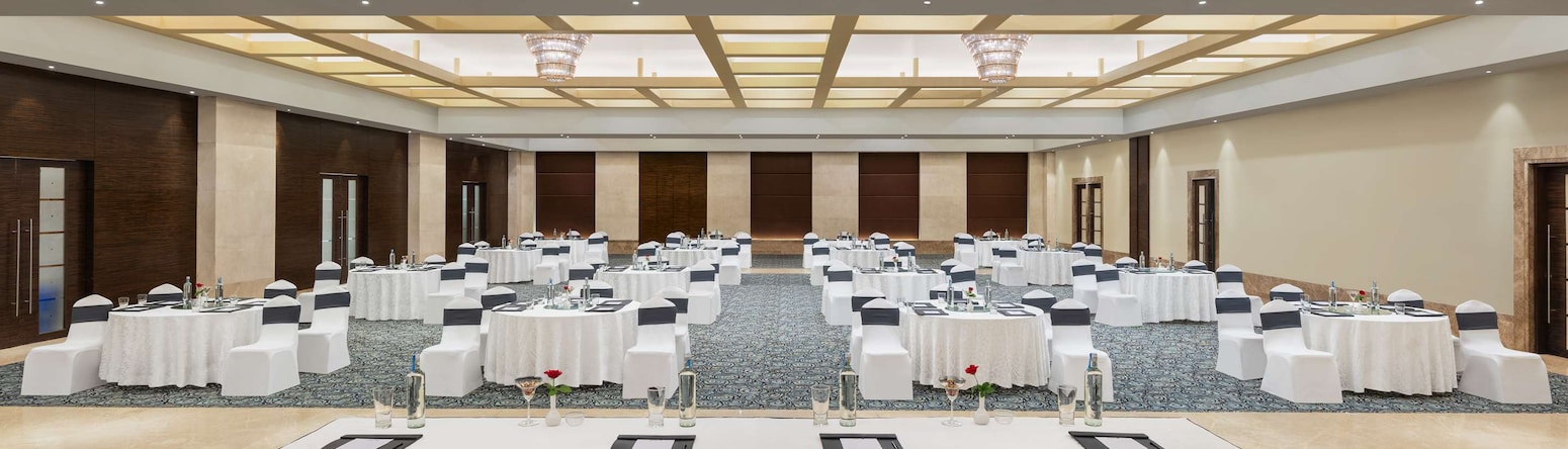 Radisson Blu Hotel, Ranchi - Aura ballroom cabaret set-up