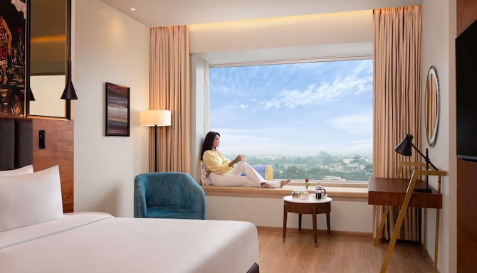 Radisson Blu Hotel, Ranchi - Room Sitout Area