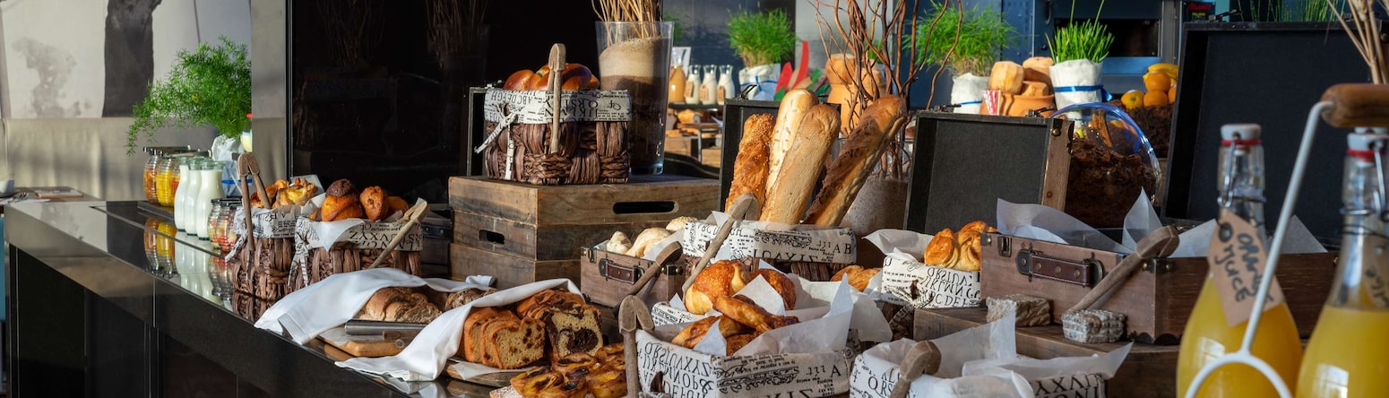 Radisson Blu Hotel and Residence, Maputo - Breakfast buffet