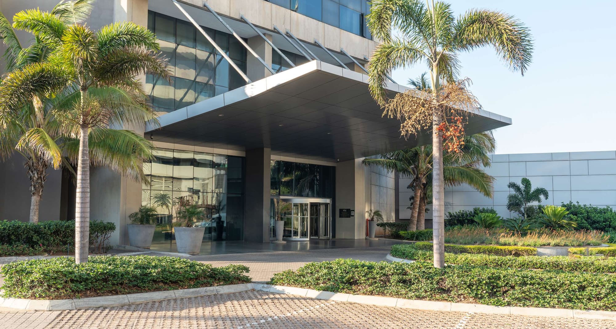 Radisson Blu Hotel and Residence, Maputo - Hotel entrance