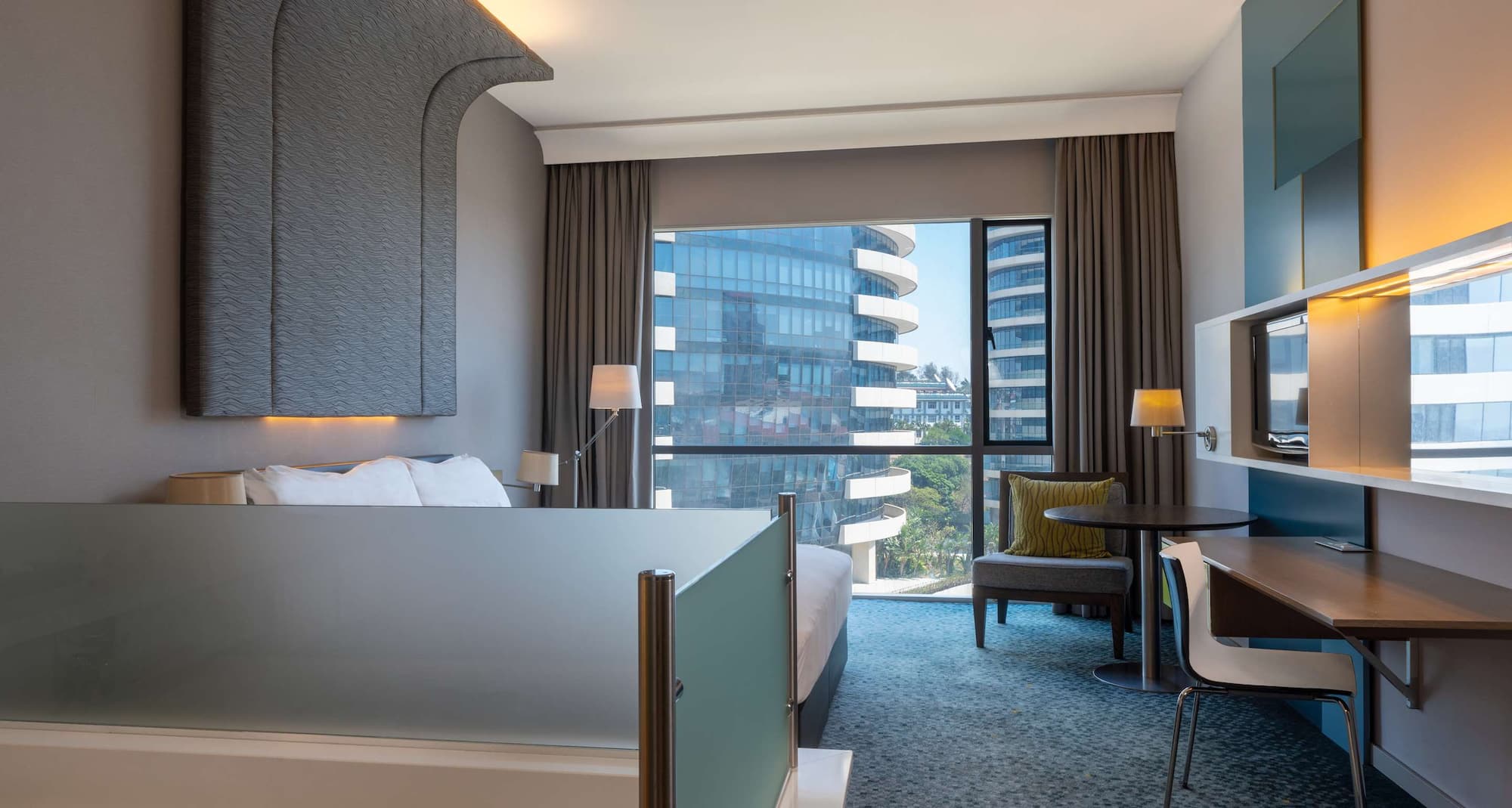 Radisson Blu Hotel and Residence, Maputo - Superior Room with city view