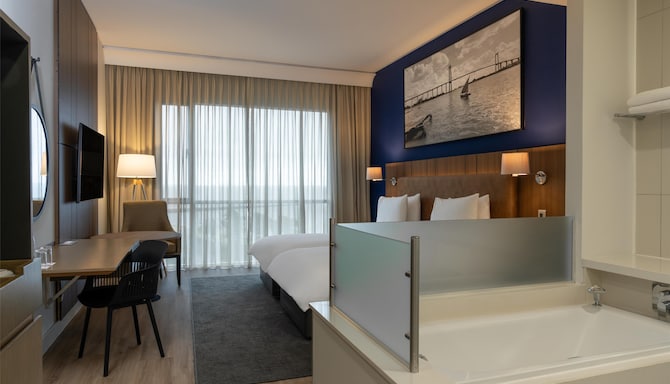 Radisson Blu Hotel and Residence, Maputo - Deluxe Room Twin with Sea View