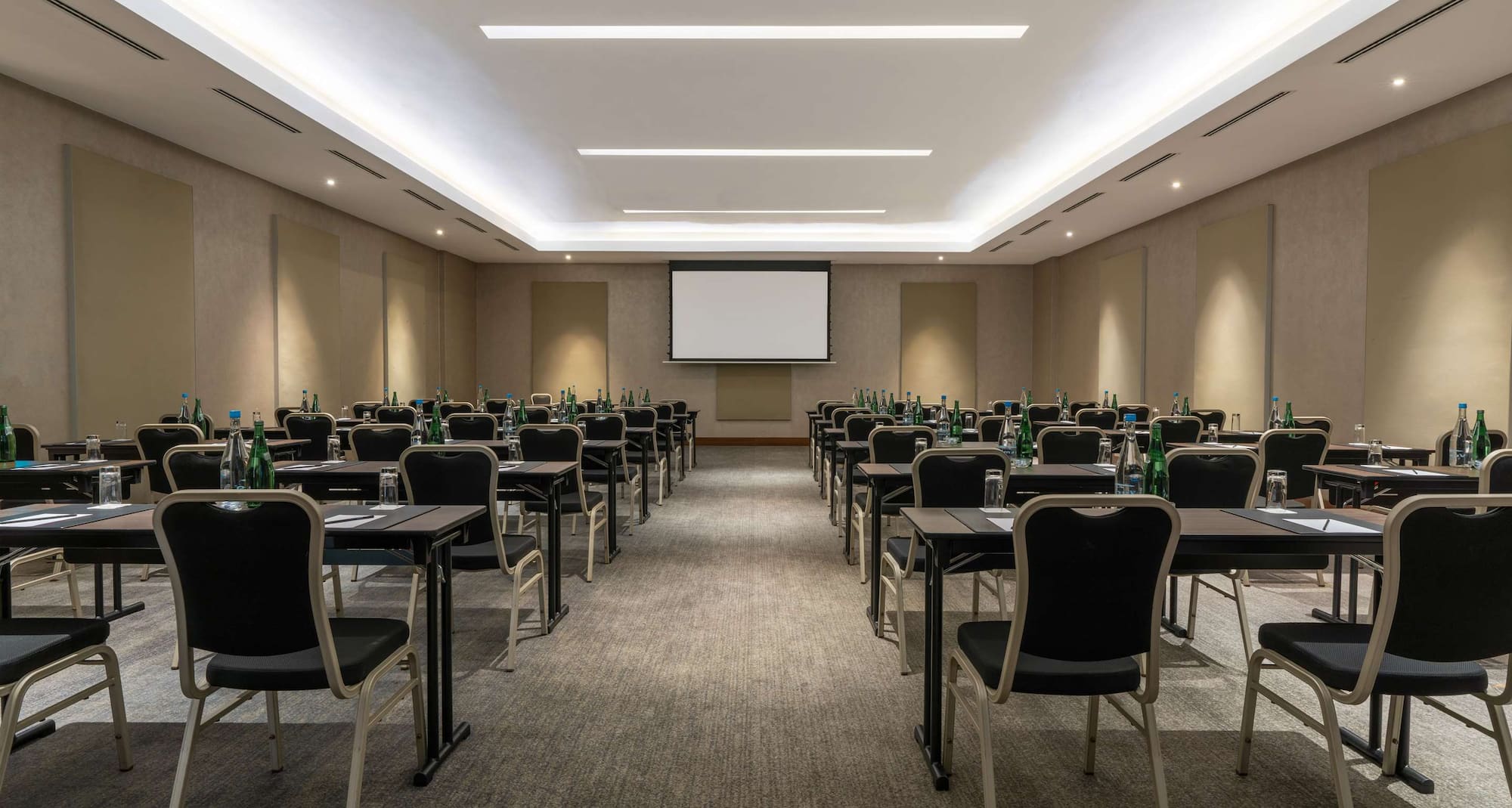 Radisson Blu Hotel & Residence, Maputo - Sala de reuniões