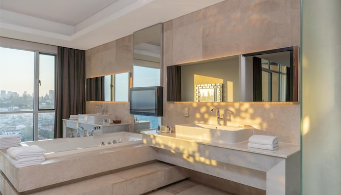 Radisson Blu Hotel & Residence, Maputo - Gjesterom bad