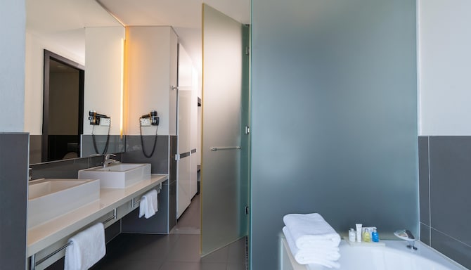 Radisson Blu Hotel & Residence, Maputo - Suite badekar