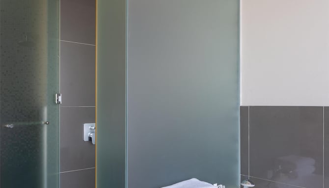 Radisson Blu Hotel & Residence, Maputo - Gjesterom bad