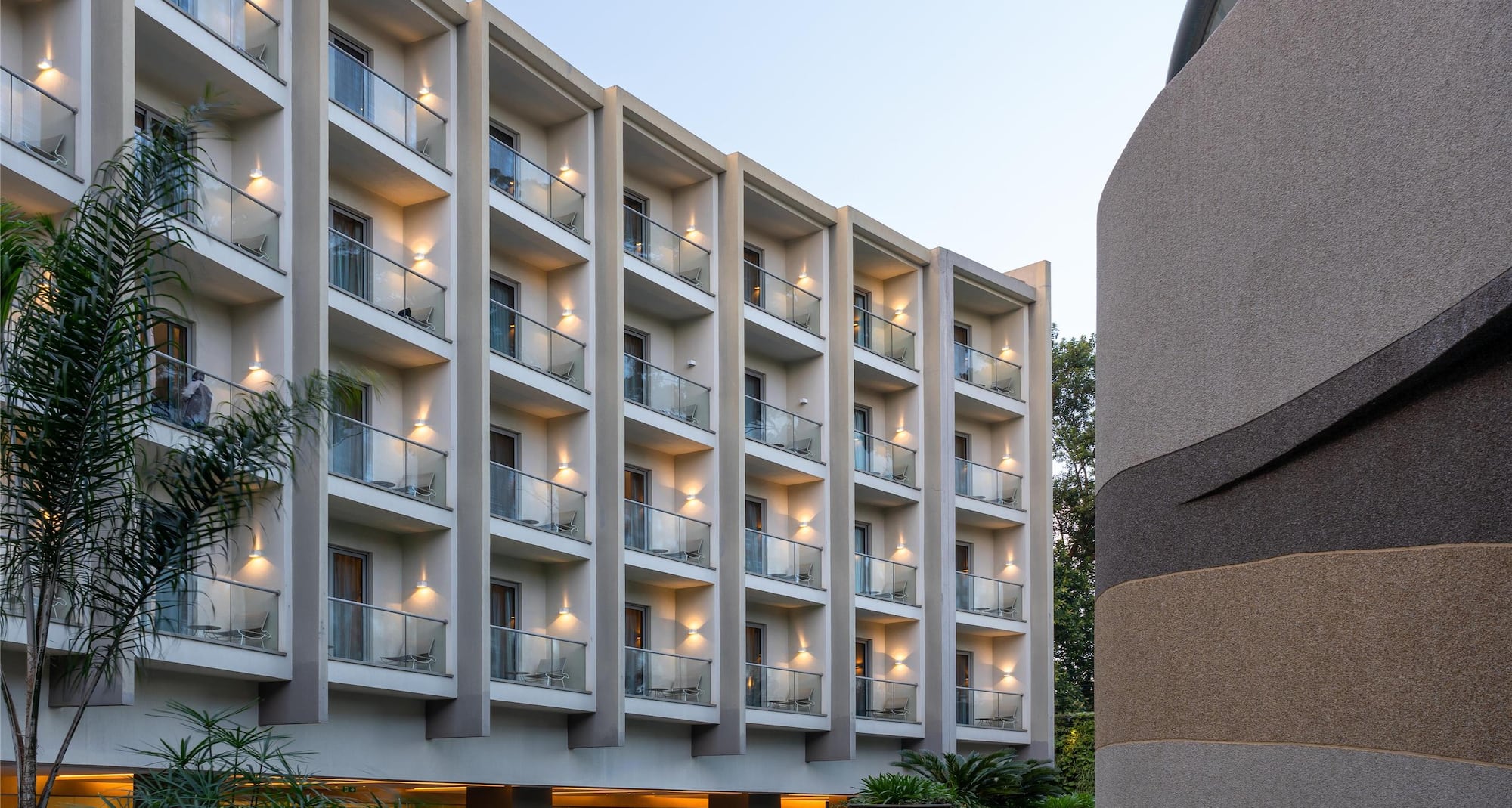 Radisson Blu Hotel & Residence, Nairobi Arboretum - Exterior infinity pool