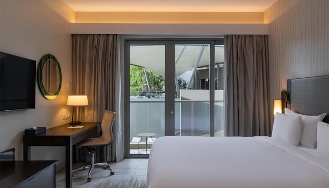 Radisson Blu Hotel & Residence, Nairobi Arboretum - Guest Room with Pool view