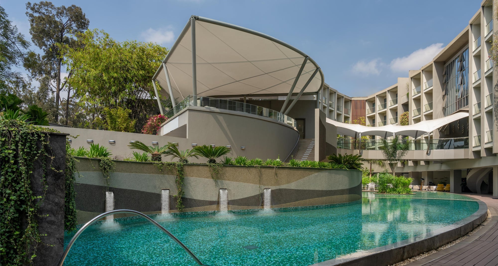 Radisson Blu Hotel and Residence, Nairobi Arboretum - Pool