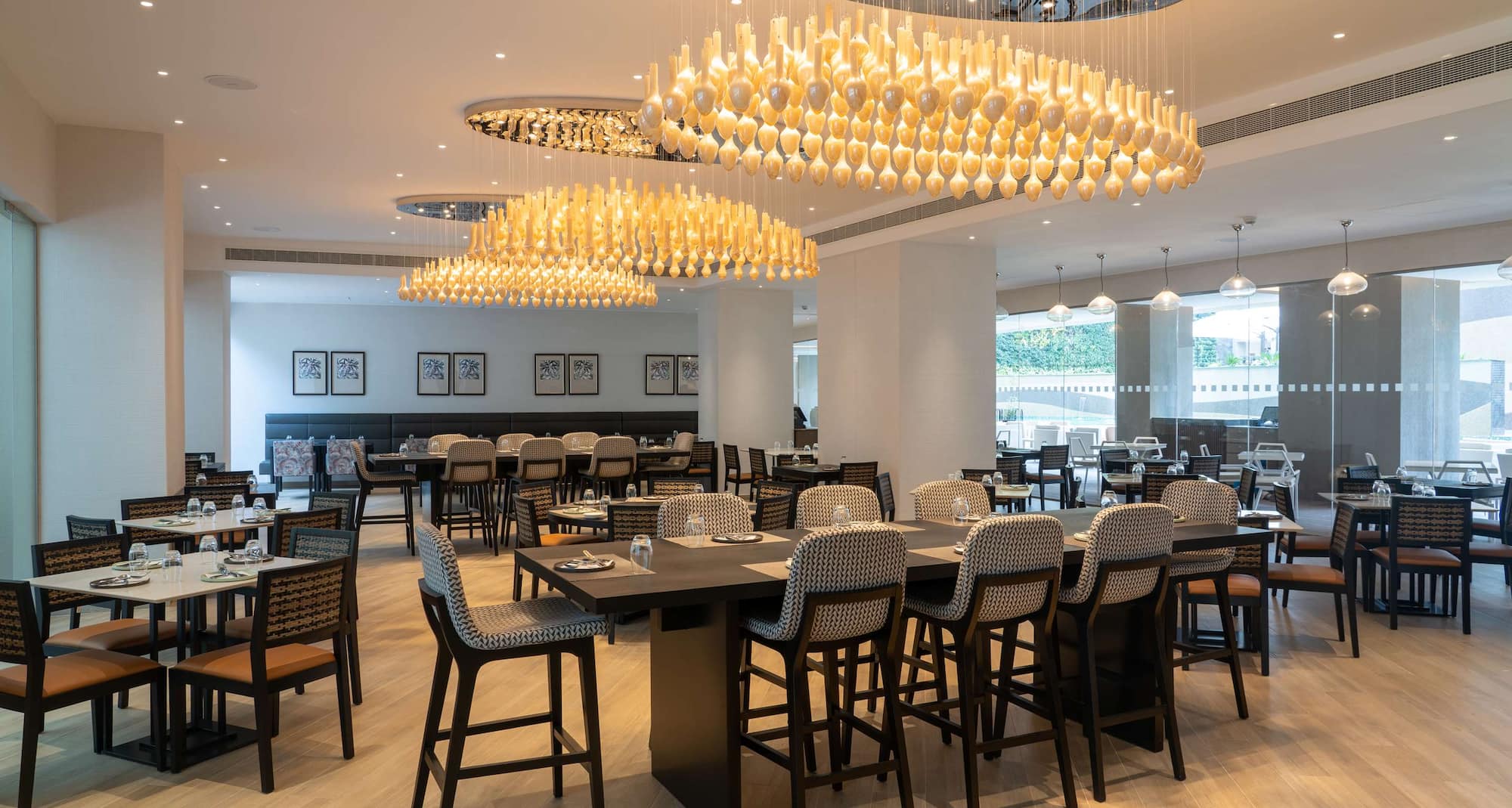 Radisson Blu Hotel & Residence Nairobi Arboretum - restaurant FireLake