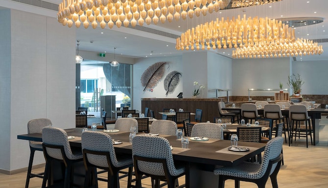 Radisson Blu Hotel & Residence Nairobi Arboretum - Restaurant FireLake