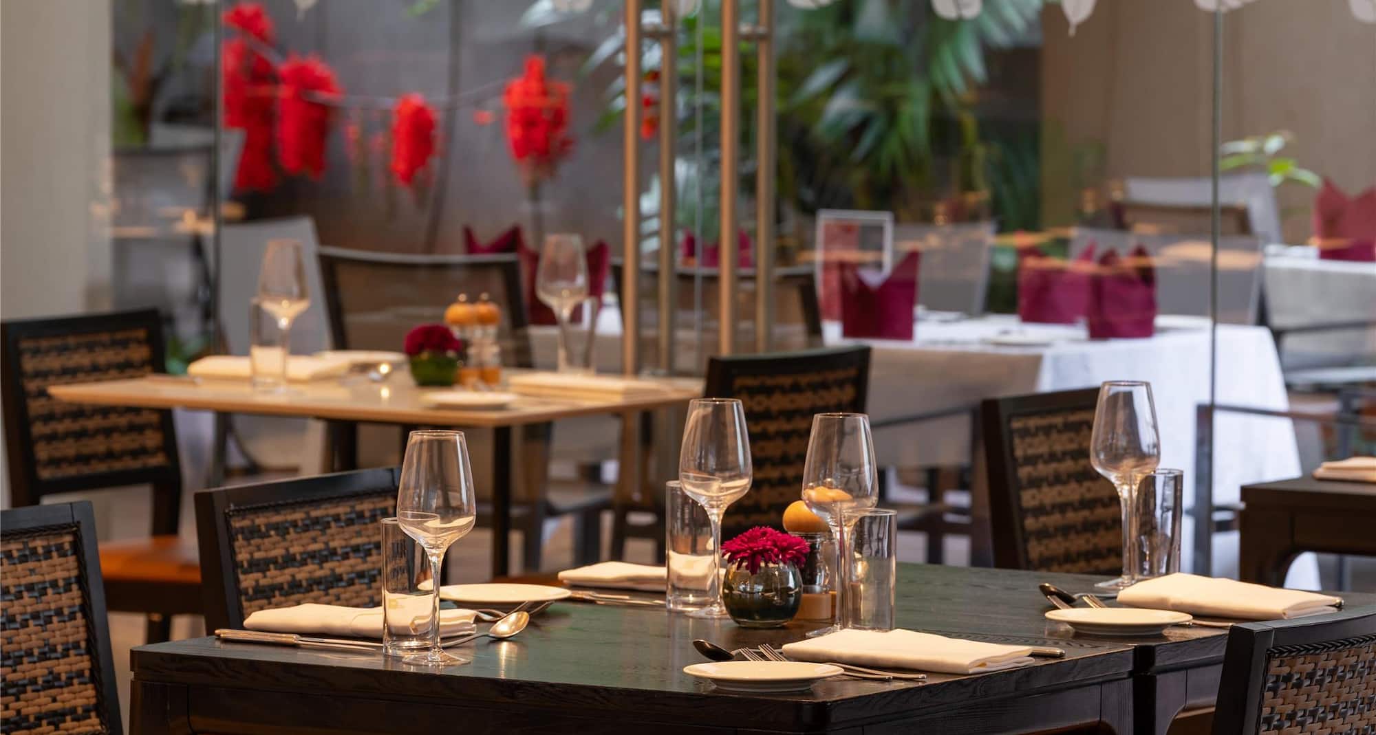 Radisson Blu Hotel and Residence, Nairobi Arboretum - FireLake Table set up three