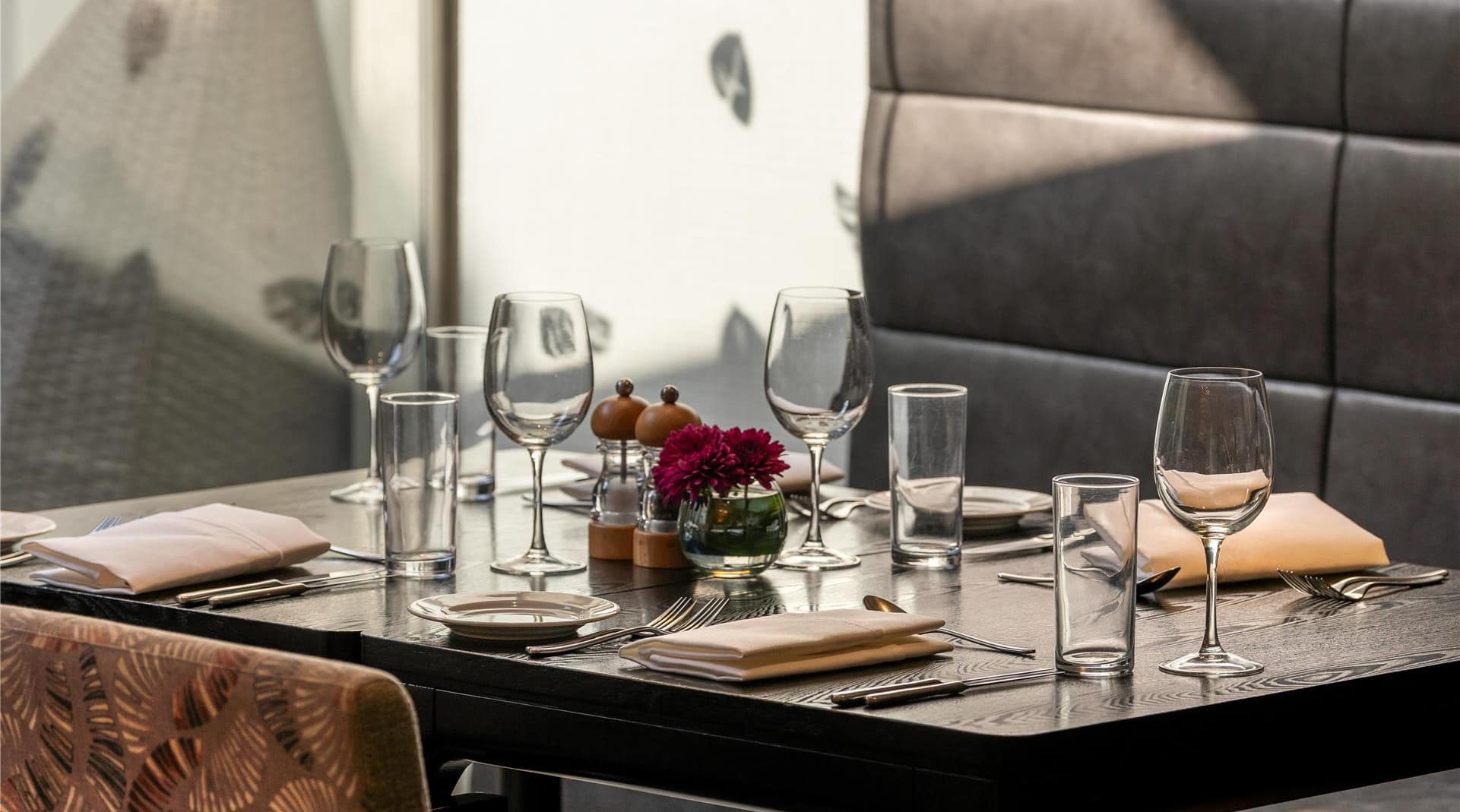 Radisson Blu Hotel and Residence, Nairobi Arboretum - FireLake Resturant Table set up