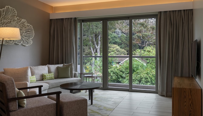 Radisson Blu Hotel & Residence, Nairobi Arboretum - Junior Suite Garden view