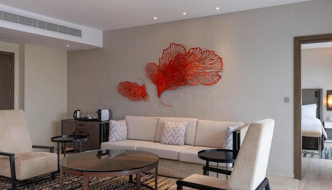 Radisson Blu Hotel & Residence, Nairobi Arboretum - Presidential Suite Living Room