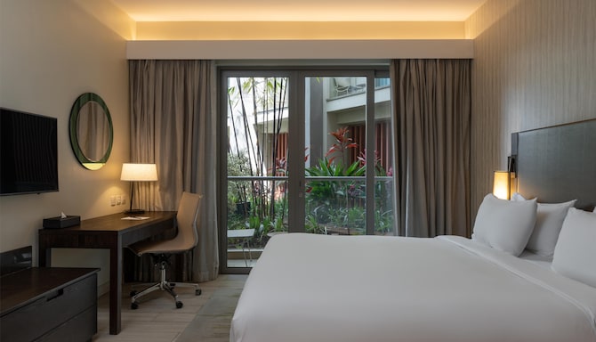Radisson Blu Hotel & Residence, Nairobi Arboretum - One Bedroom Suite Garden View